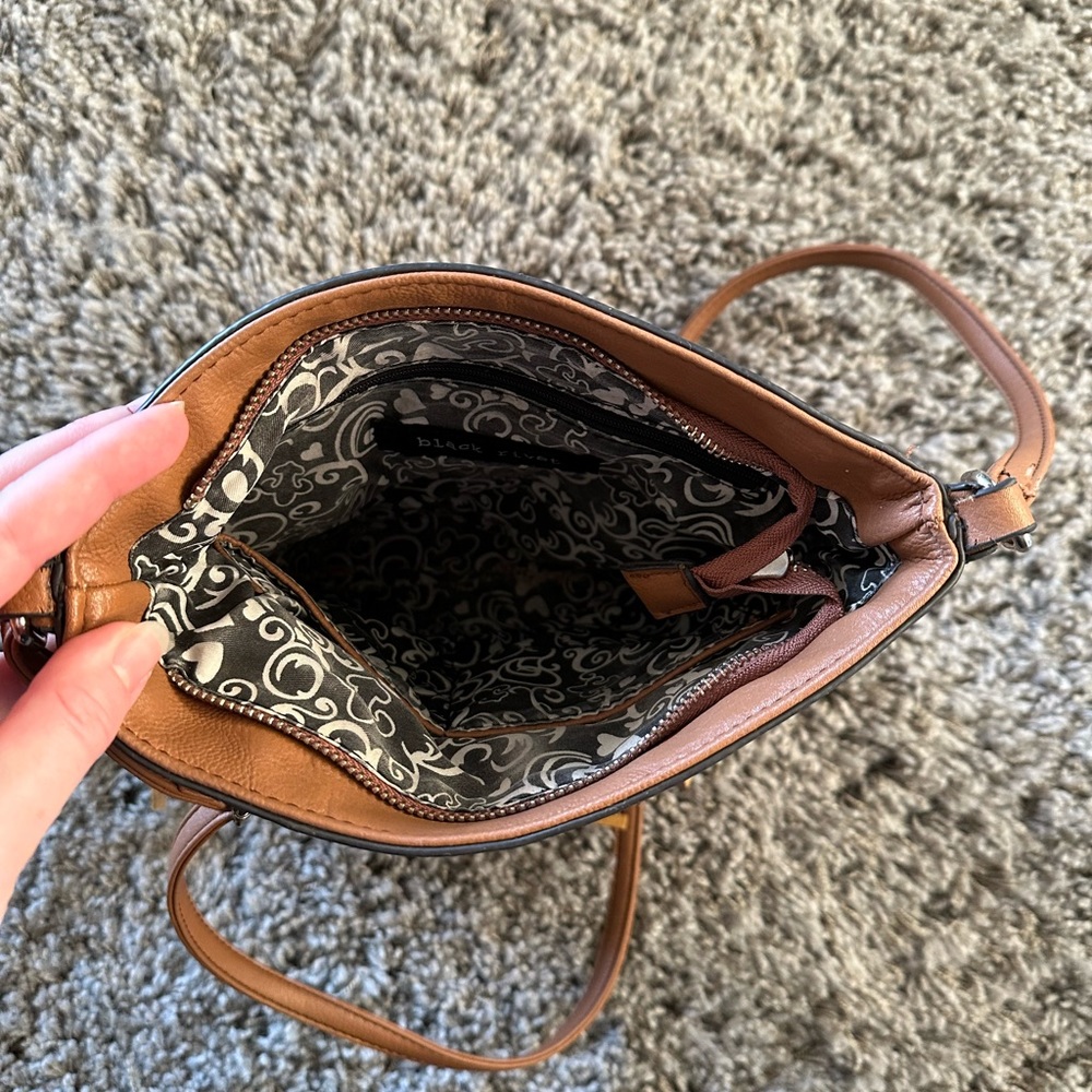 Fringe Purse - Picture 2 of 3